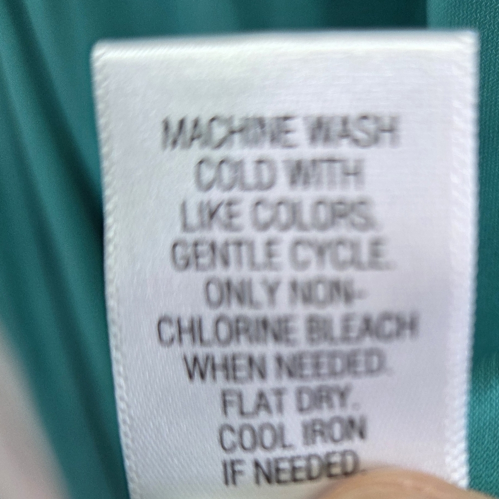 Teal Sleeveless V-Neck Top - Picture 5 of 5